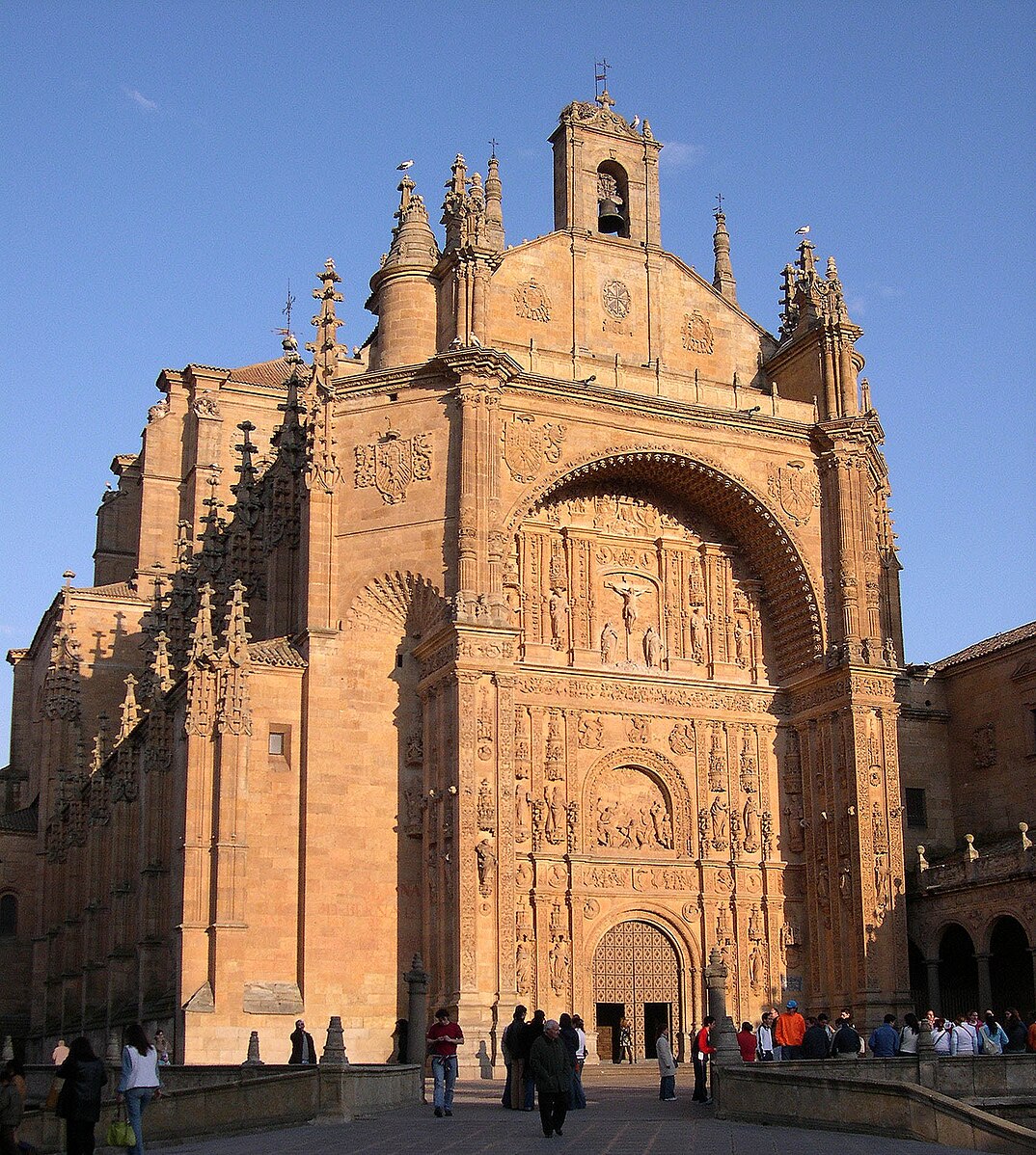 Fachada de la iglesia del convento de San Esteban, en Salamanca